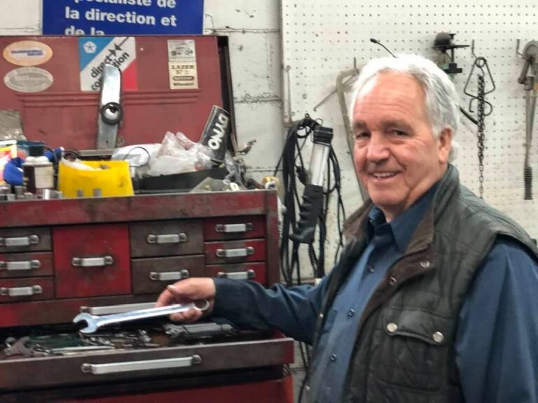Le garagiste Jacques Thibault à la retraite