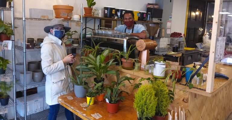Au Café de la 5e, les poteries de Roxanne Monette