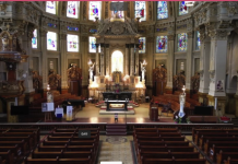 Découvrez l’église Notre-Dame-des-Sept-Douleurs à vol d’oiseau.