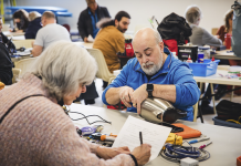 Réparer plutôt que jeter : le Café réparation revient le 26 avril
